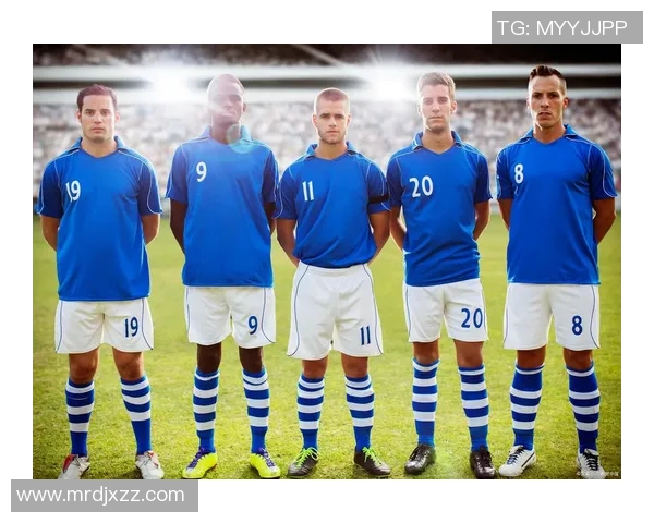 小辫子足球明星闪耀绿茵场展现惊人球技与不凡风采